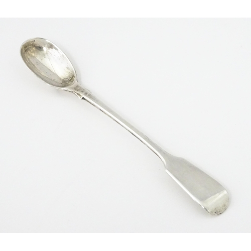 380 - A Victorian silver Fiddle pattern mustard spoon hallmarked London 1864, maker Chawner & Co. Approx. ... 