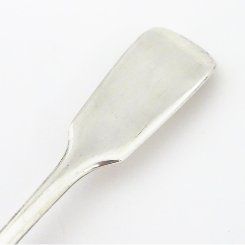 380 - A Victorian silver Fiddle pattern mustard spoon hallmarked London 1864, maker Chawner & Co. Approx. ... 