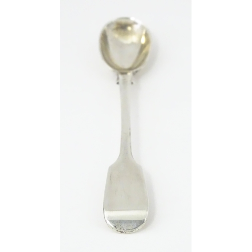 380 - A Victorian silver Fiddle pattern mustard spoon hallmarked London 1864, maker Chawner & Co. Approx. ... 