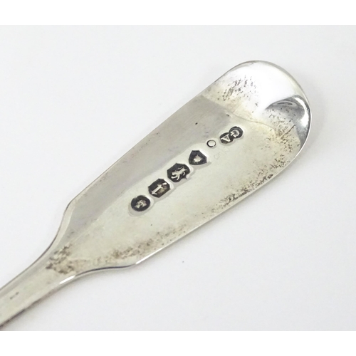 380 - A Victorian silver Fiddle pattern mustard spoon hallmarked London 1864, maker Chawner & Co. Approx. ... 