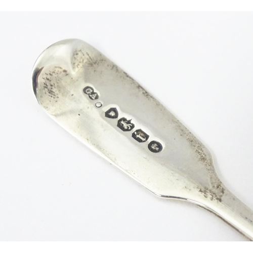 380 - A Victorian silver Fiddle pattern mustard spoon hallmarked London 1864, maker Chawner & Co. Approx. ... 