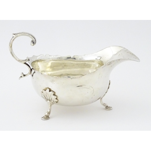 382 - A Victorian silver sauce boat hallmarked Birmingham 1893, maker George Nathan & Ridley Hayes. Approx... 