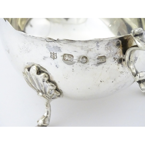 382 - A Victorian silver sauce boat hallmarked Birmingham 1893, maker George Nathan & Ridley Hayes. Approx... 