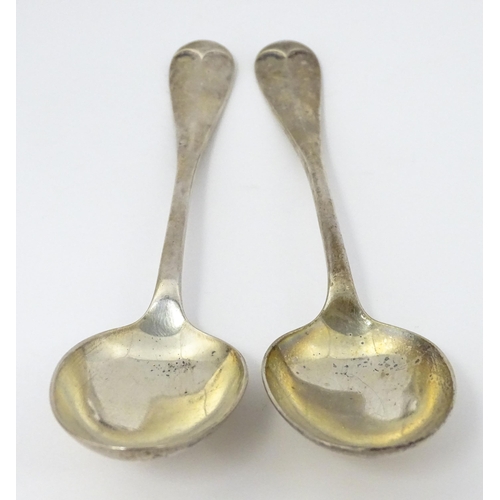 384 - A pair of George V silver Hanoverian pattern tablespoons with rat tail detail, hallmarked Sheffield ... 