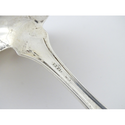 394 - An American sterling silver sauce ladle by R. Wallace & Sons. Approx. 6 3/4