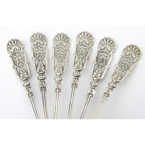 406 - A set of six Continental .800 silver teaspoons. Approx. 4 1/2