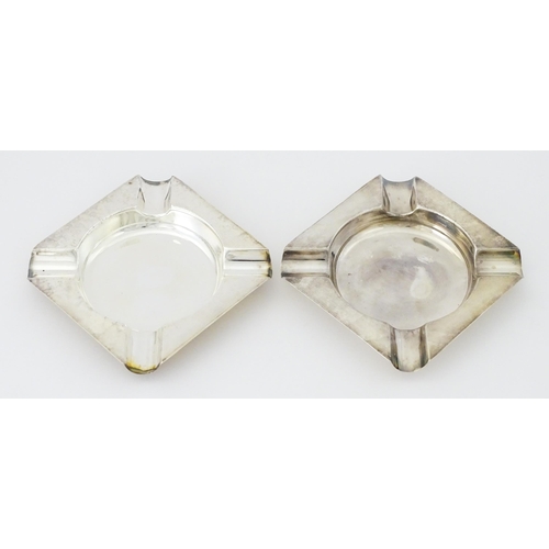 478 - A pair of silver ashtrays with engine turned decoration hallmarked Birmingham 1961, maker Lansen Ltd... 