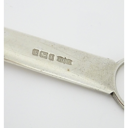 485 - A silver meat skewer hallmarked Sheffield 1911, maker James Dixon & Sons Ltd. Approx. 12