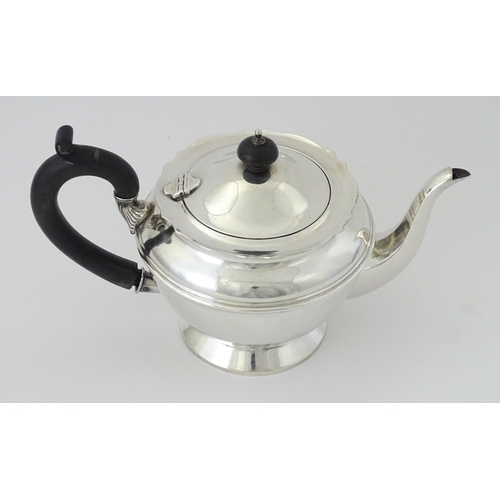 486 - A silver teapot hallmarked Birmingham 1922, maker Henry Matthews. Approx. 5