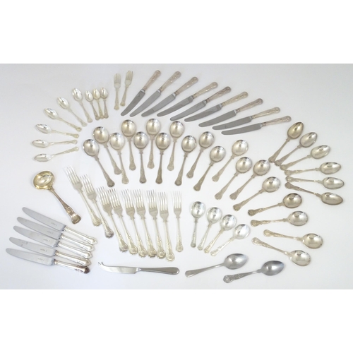 583 - A quantity of silver plate King's pattern flatware / cutlery to include knives, forks, and spoons