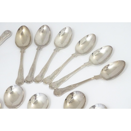 583 - A quantity of silver plate King's pattern flatware / cutlery to include knives, forks, and spoons