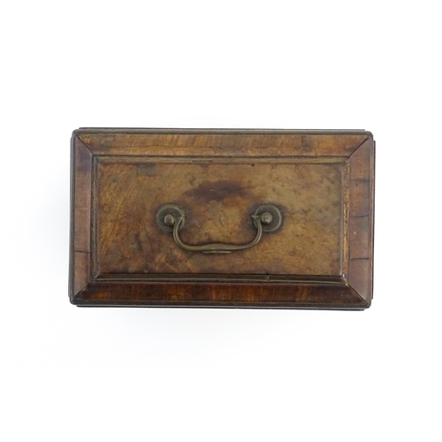 1089 - A 19thC mahogany caddy / box, opening to reveal three section within. Approx. 7