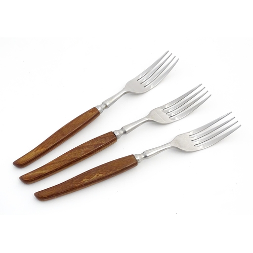 1115 - A vintage / retro Glosswood of Sheffield canteen of teak handled cutlery, comprising knives, forks a... 