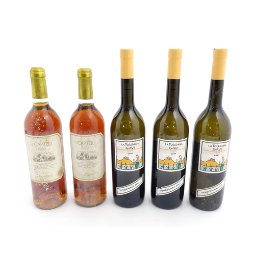 1128 - Five bottles of Italian wine, comprising two 1989 750ml bottles of I. Capitelli Recioto di Soave ros... 