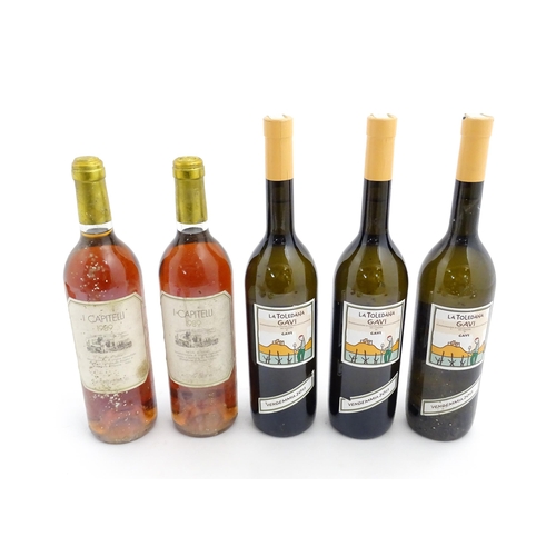 1128 - Five bottles of Italian wine, comprising two 1989 750ml bottles of I. Capitelli Recioto di Soave ros... 