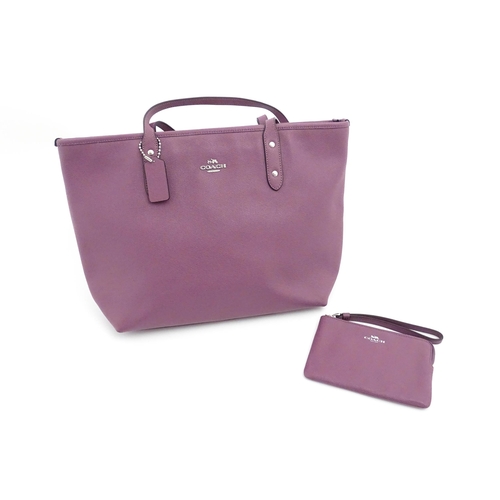 1319 - Vintage fashion / clothing: A Coach Crossgrain Leather City Zip Tote F57522 in Mauve including a mat... 