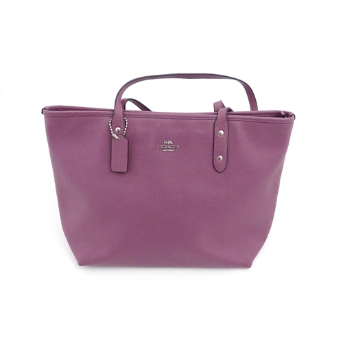 1319 - Vintage fashion / clothing: A Coach Crossgrain Leather City Zip Tote F57522 in Mauve including a mat... 