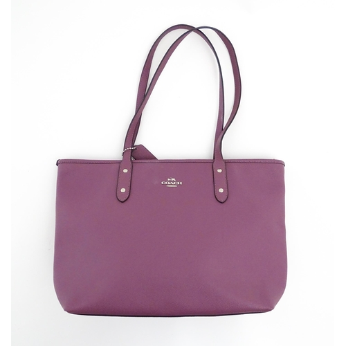 1319 - Vintage fashion / clothing: A Coach Crossgrain Leather City Zip Tote F57522 in Mauve including a mat... 