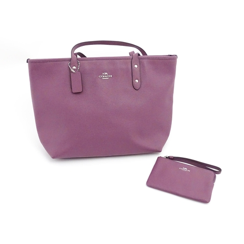 1319 - Vintage fashion / clothing: A Coach Crossgrain Leather City Zip Tote F57522 in Mauve including a mat... 