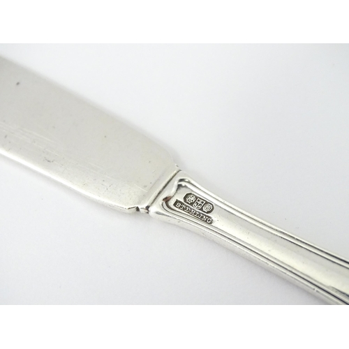 421 - An American sterling silver butter knife, maker Gorham Manufacturing Co. Approx. 5 1/2