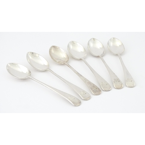 423 - Six silver teaspoons hallmarked Birmingham 1919 / 1920, maker Joseph Gloster Ltd. Approx. 4 1/2