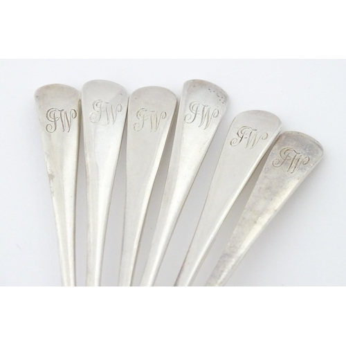 423 - Six silver teaspoons hallmarked Birmingham 1919 / 1920, maker Joseph Gloster Ltd. Approx. 4 1/2