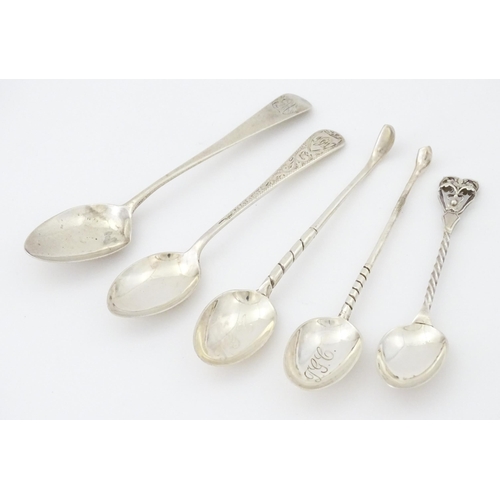 441 - Assorted silver items to include a silver teaspoon with golf club formed handle hallmarked Sheffield... 