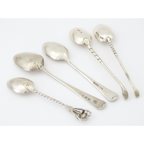 441 - Assorted silver items to include a silver teaspoon with golf club formed handle hallmarked Sheffield... 