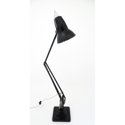 1424 - A 20thC black Anglepoise lamp. Approx. 34