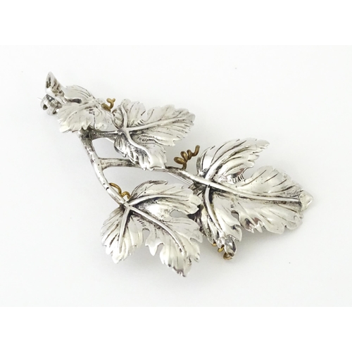 692 - A silver brooch of leaf form by Cropp & Farr Ltd. Approx. 2