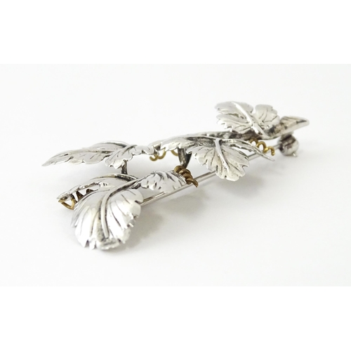 692 - A silver brooch of leaf form by Cropp & Farr Ltd. Approx. 2