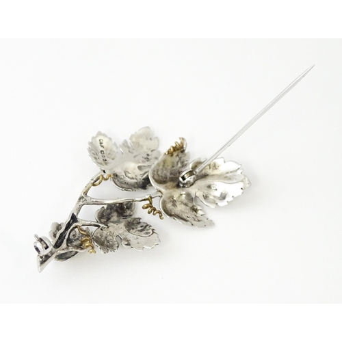 692 - A silver brooch of leaf form by Cropp & Farr Ltd. Approx. 2