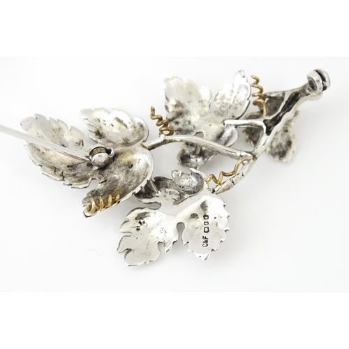 692 - A silver brooch of leaf form by Cropp & Farr Ltd. Approx. 2