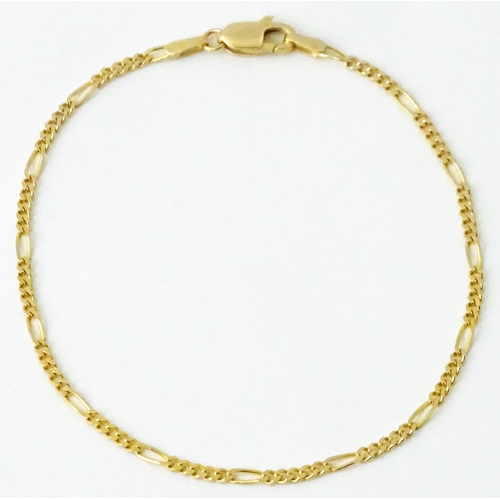 737 - A 14ct gold chain bracelet. Approx. 7