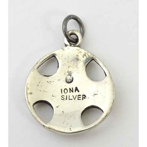 751 - An Iona silver pendant of Celtic cross style detail, maker John Hart Iona Silver. Approx. 3/4