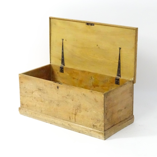 1614 - A 19thC elm blanket box with wrought iron hinges and a stepped base. 37