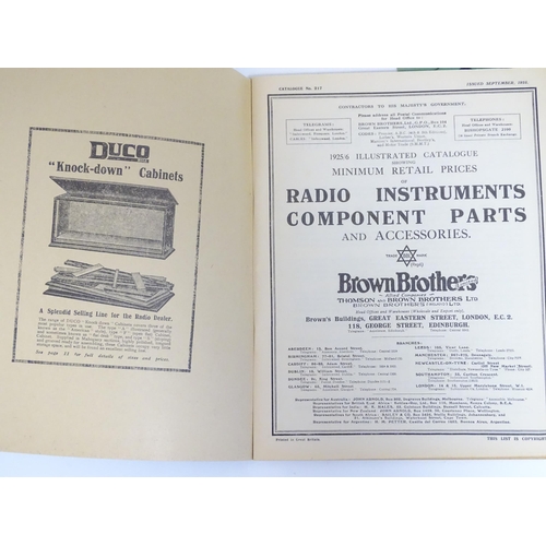 1952 - Books : A quantity of early to mid 20thC wireless / radio books, magazines and catalogues, to includ... 