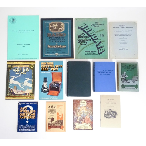 1952 - Books : A quantity of early to mid 20thC wireless / radio books, magazines and catalogues, to includ... 