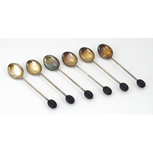 564 - A cased set of six silver coffee spoons with coffee bean finials, hallmarked Birmingham1924, maker W... 