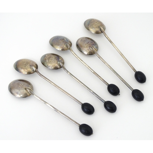 564 - A cased set of six silver coffee spoons with coffee bean finials, hallmarked Birmingham1924, maker W... 