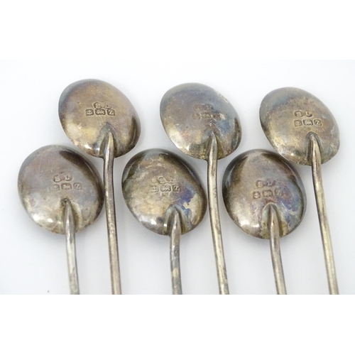 564 - A cased set of six silver coffee spoons with coffee bean finials, hallmarked Birmingham1924, maker W... 