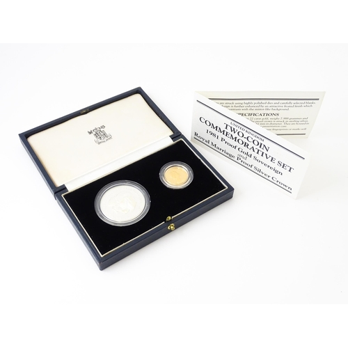 821 - Collector's Coins : a 1981 Royal Mint two-coin commemorative set, comprising a proof gold  sovereign... 