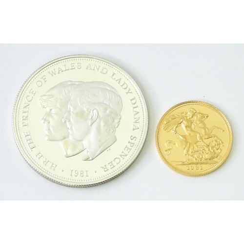 821 - Collector's Coins : a 1981 Royal Mint two-coin commemorative set, comprising a proof gold  sovereign... 