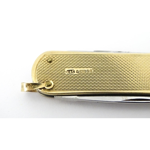 786 - A 9ct gold penknife hallmarked Birmingham 1960, maker Cohen & Charles. Approx. 2 1/2