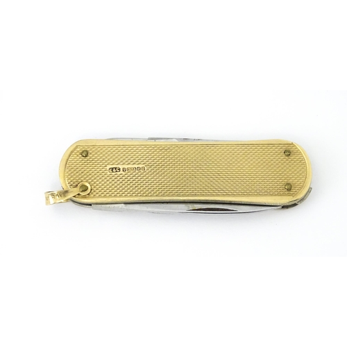 786 - A 9ct gold penknife hallmarked Birmingham 1960, maker Cohen & Charles. Approx. 2 1/2