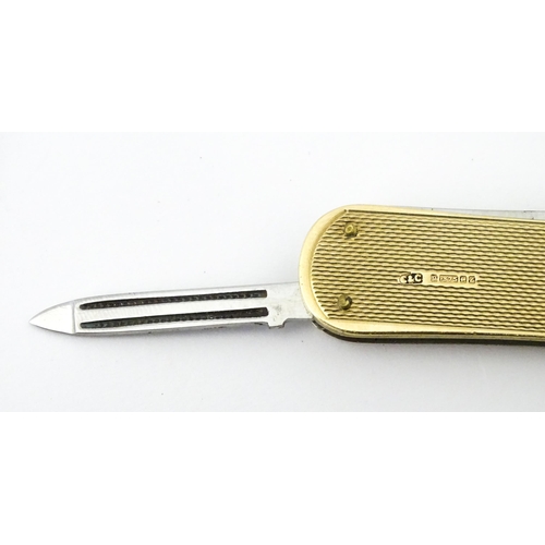 786 - A 9ct gold penknife hallmarked Birmingham 1960, maker Cohen & Charles. Approx. 2 1/2