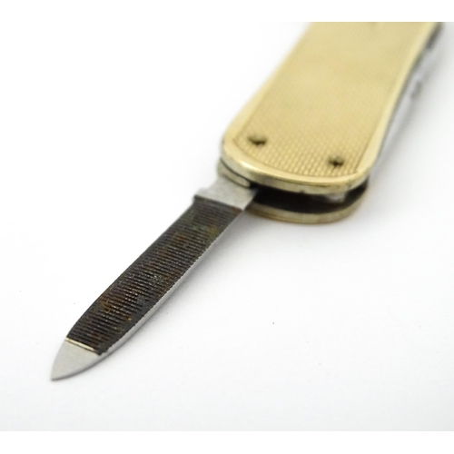 786 - A 9ct gold penknife hallmarked Birmingham 1960, maker Cohen & Charles. Approx. 2 1/2