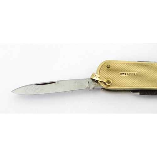 786 - A 9ct gold penknife hallmarked Birmingham 1960, maker Cohen & Charles. Approx. 2 1/2