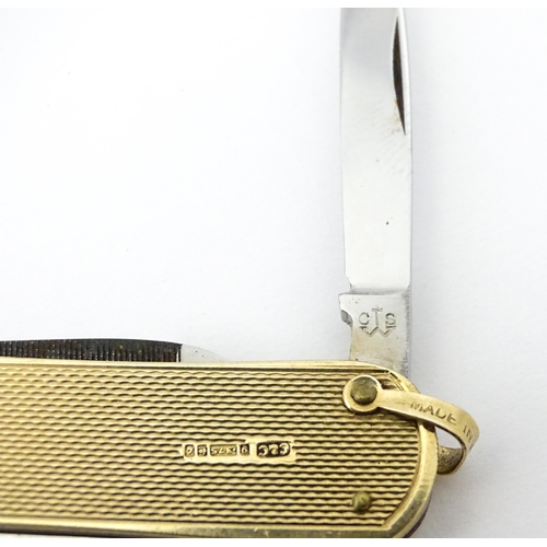 786 - A 9ct gold penknife hallmarked Birmingham 1960, maker Cohen & Charles. Approx. 2 1/2