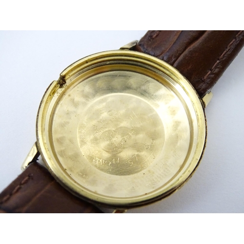 792 - A vintage 9ct gold cased gentleman's Accurist automatic shock master wristwatch, hallmarked Edinburg... 